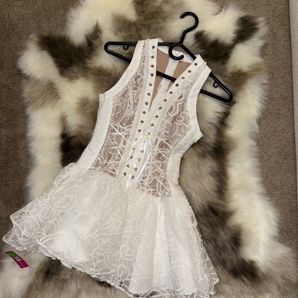 NWT line Scoop Neckline Lace Tulle Dress